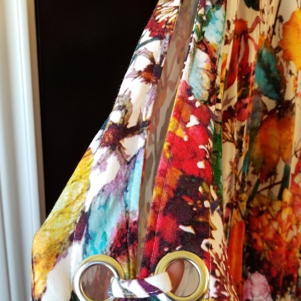 Floral Top - Picture 2 of 4